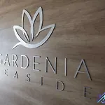 Gardenia Sea Side Topaz 6